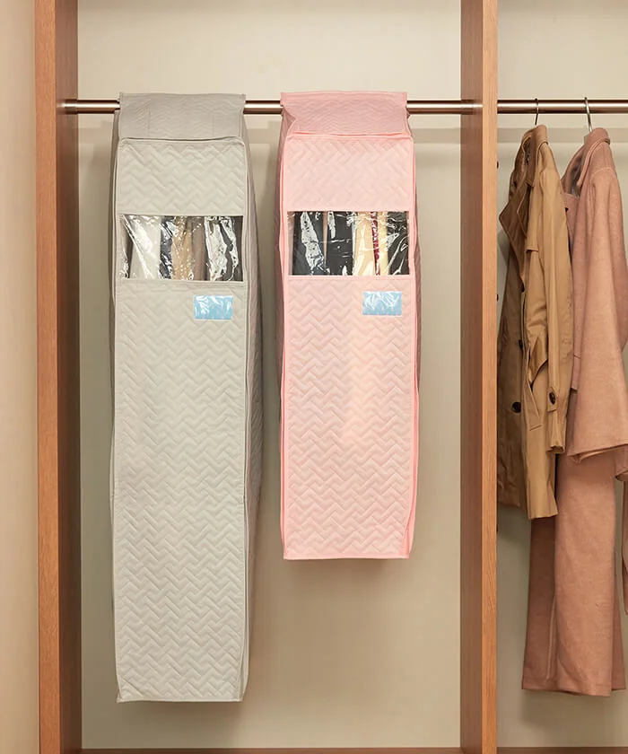 まとめて収納できる洋服カバー