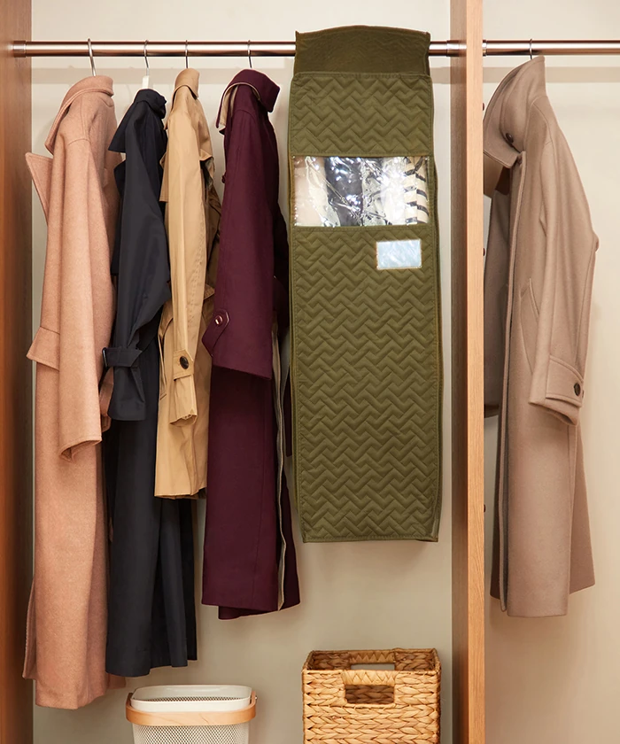 消臭・抗菌防臭／まとめて収納できる洋服カバー