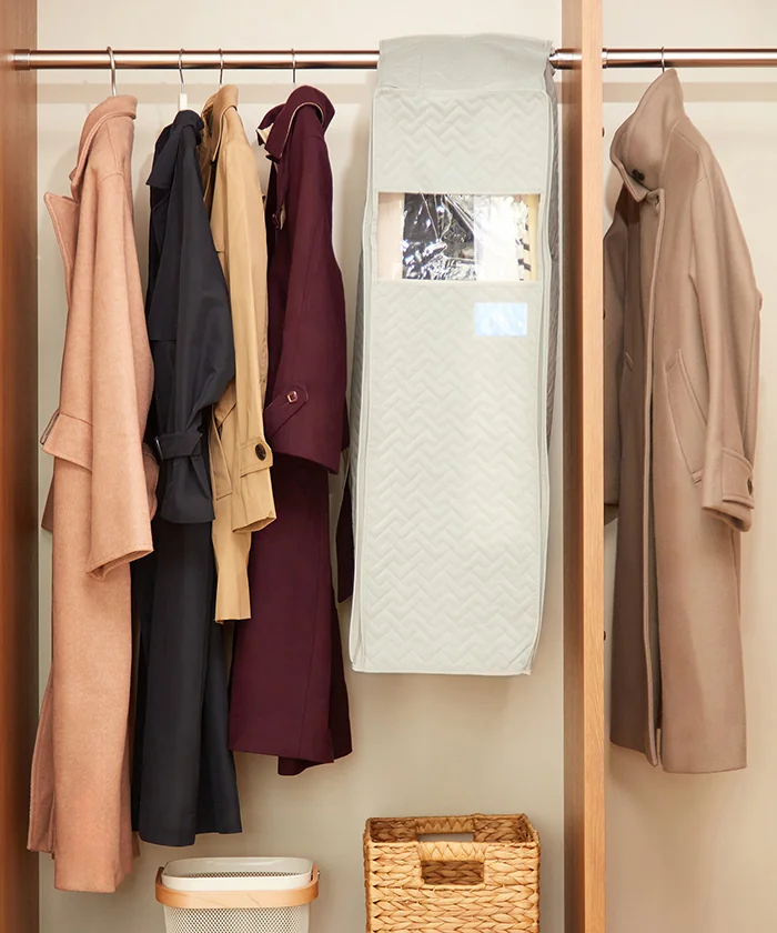 消臭・抗菌防臭／まとめて収納できる洋服カバー
