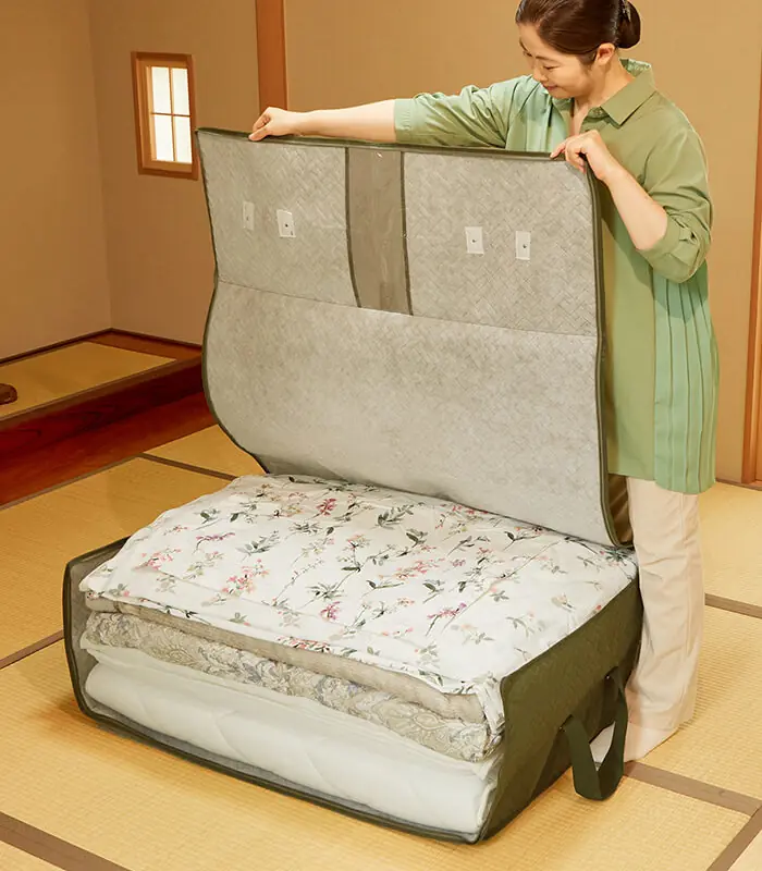 防ダニ・抗菌防臭／来客用布団が一式入る収納袋 出し入れのしやすさを追求しました